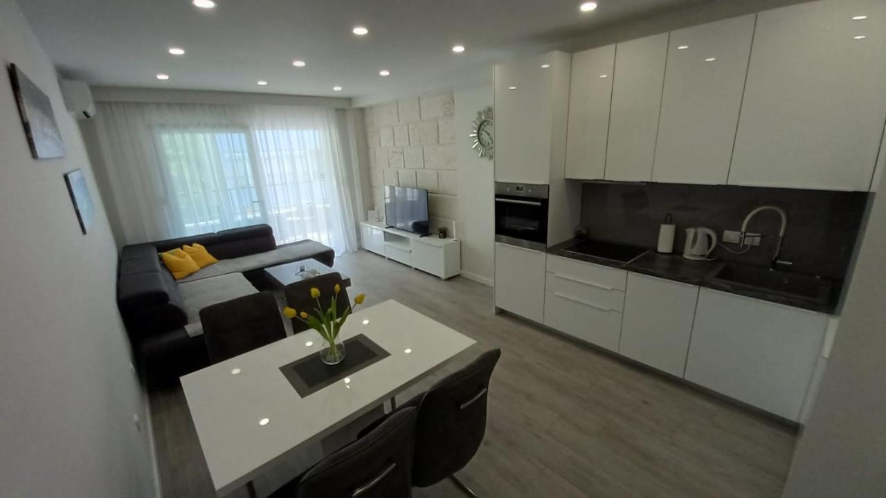 Lux Apartman Antonija Макарська Екстер'єр фото